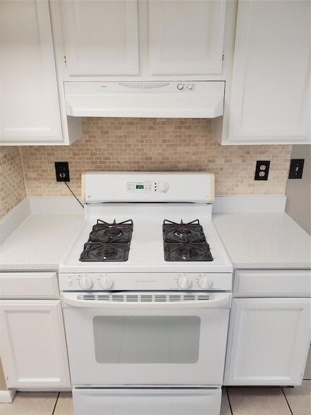Building Photo - 9008 Sanger Dr