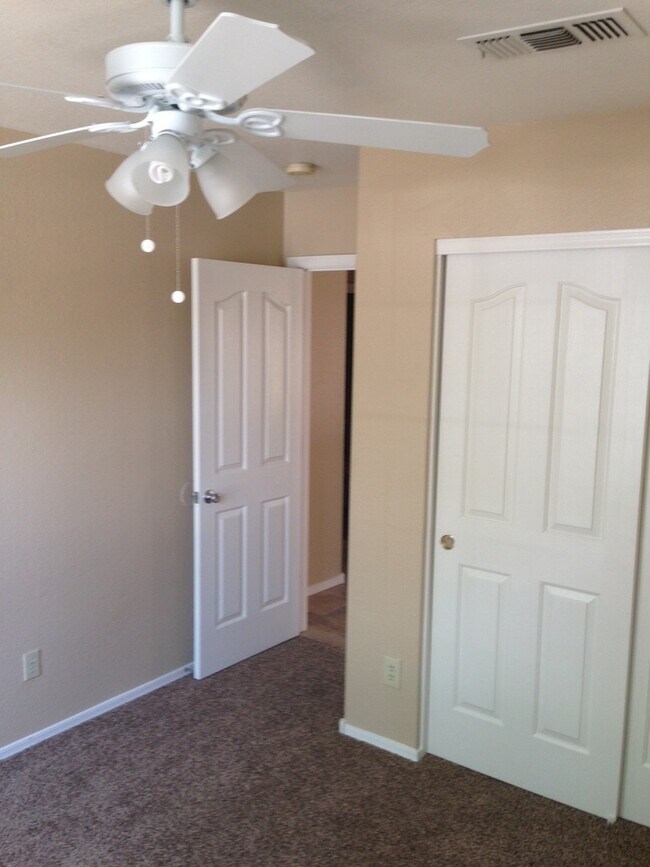 Building Photo - 2316 E Stottler Dr