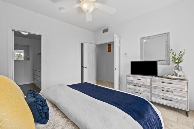 Building Photo - 9708 E Via Linda