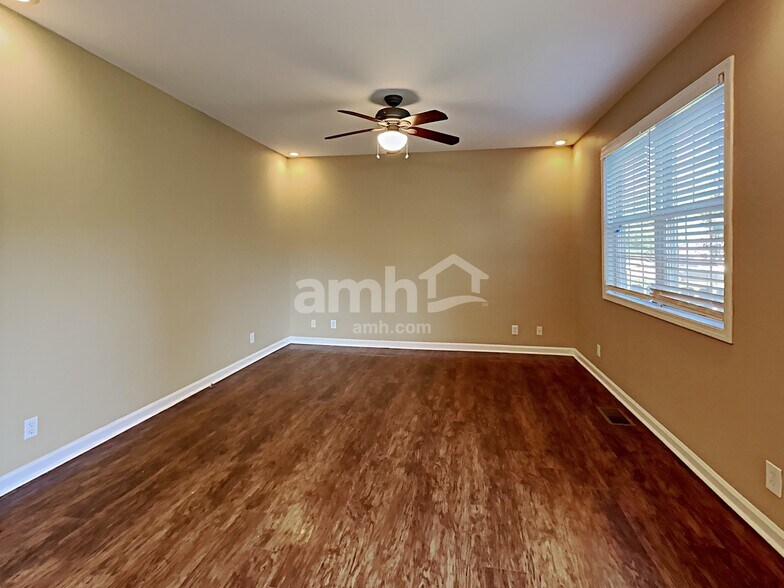 Building Photo - 1602 Solitude Ct