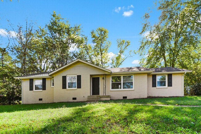 Primary Photo - Pet Friendly Four Bedroom!
