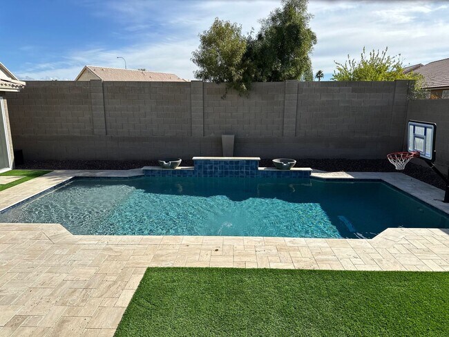 Building Photo - STUNNING 3 bed/2 bath remodel in Chandler ...