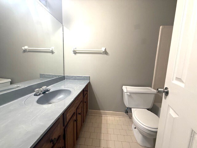 Building Photo - 4230 Cedartree Dr