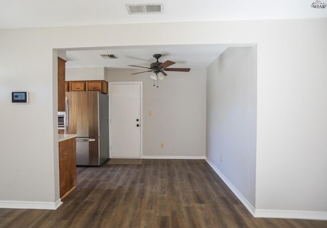 Building Photo - 5403 Hooper Dr