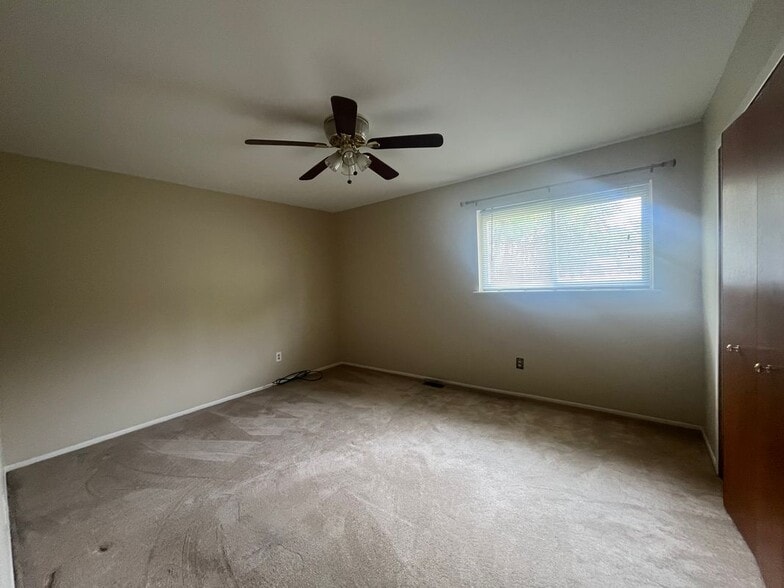 Building Photo - 87 Carter Ave