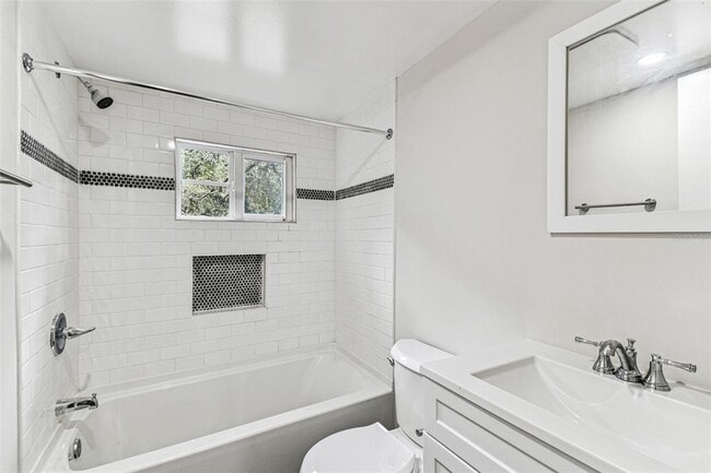 Building Photo - 1006 E 26th Ave