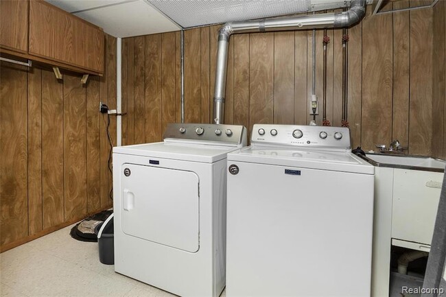 Building Photo - 1360 Bramblebush Run