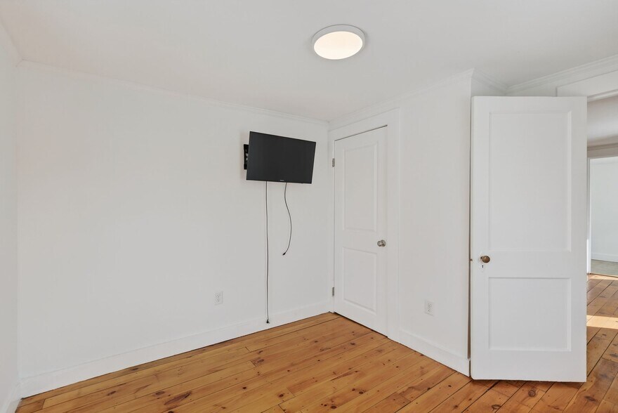 Building Photo - 28 DuPont Ave