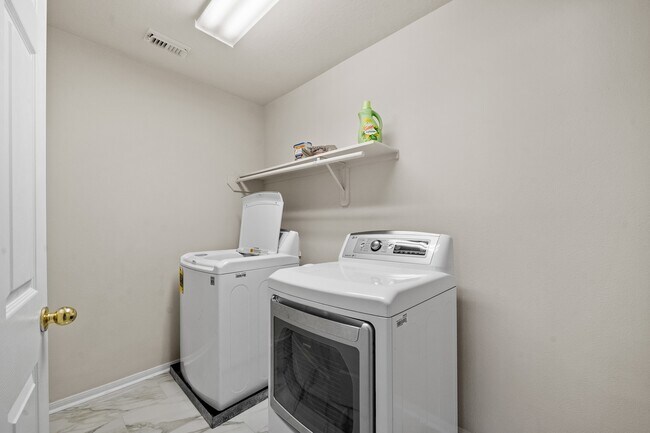 Building Photo - 3519 Brackenfern Rd