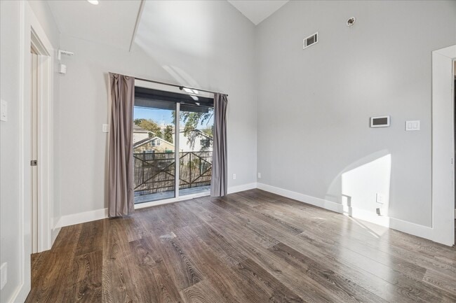 Building Photo - 1919 Missouri St