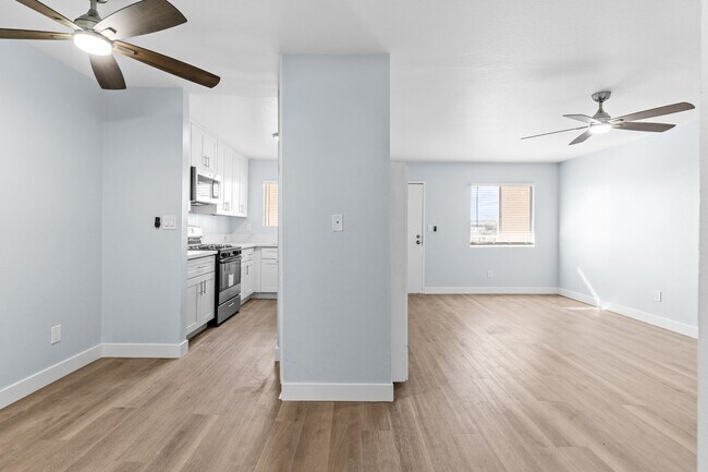 Interior Photo - 273 S Bonnie Brae St