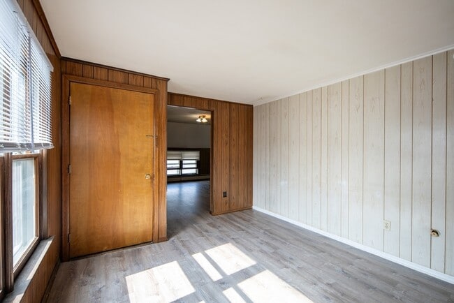 Building Photo - 7 105th St