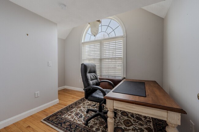 Building Photo - 9 Kettle Way