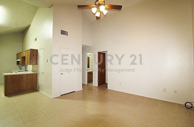 Building Photo - Adorable 2/1.5 in Weatherford For Rent!