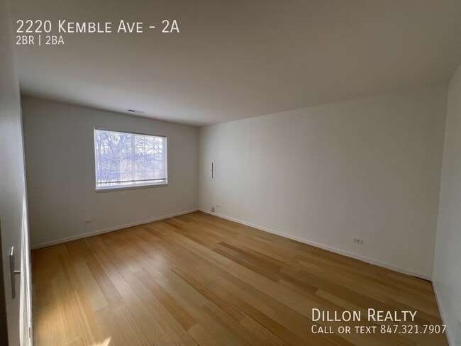 Building Photo - 2220 Kemble Ave