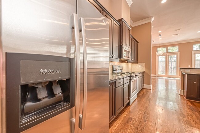 Building Photo - 5811 Kiam St