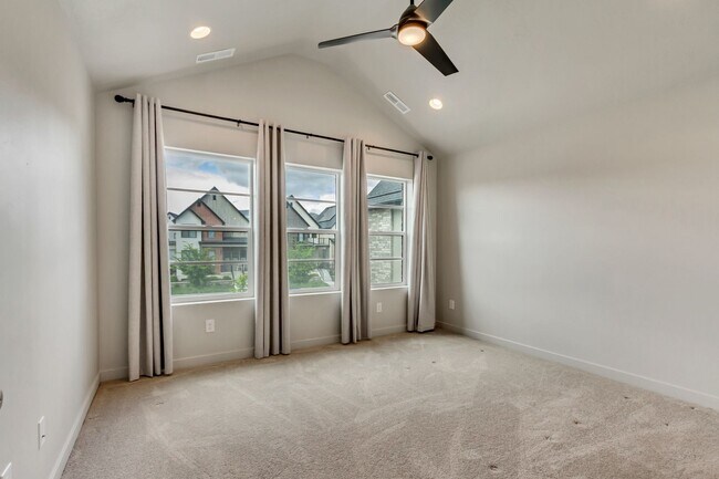 Building Photo - 3 Bedroom 2.5 Bathroom Home in Eagle Mountain!