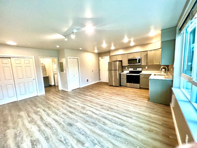 Building Photo - 2330 Yakima Ct