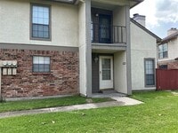 Building Photo - 923 Turtle Lake Blvd