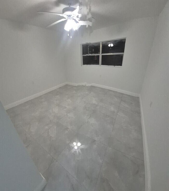 Building Photo - 7128 Oakwood Dr