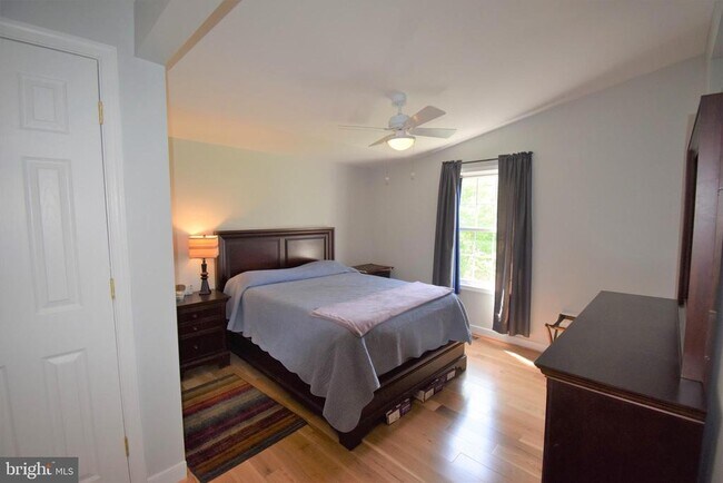 Building Photo - 8811 Badger Dr