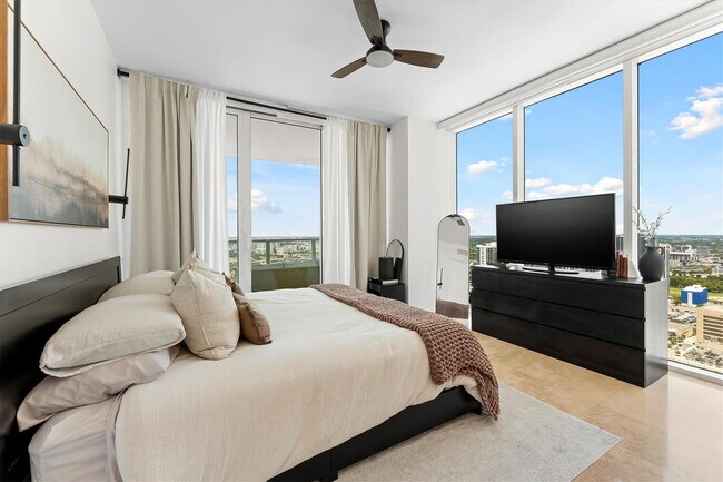 Building Photo - 1040 Biscayne Blvd