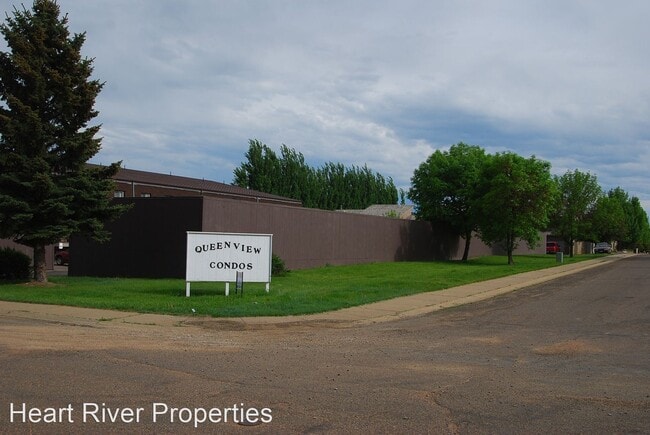 Primary Photo - 665 23rd St W