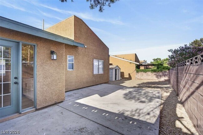 Building Photo - 6529 Pinon Pine Way