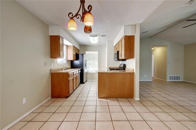 Building Photo - 5822 Shreveport Dr