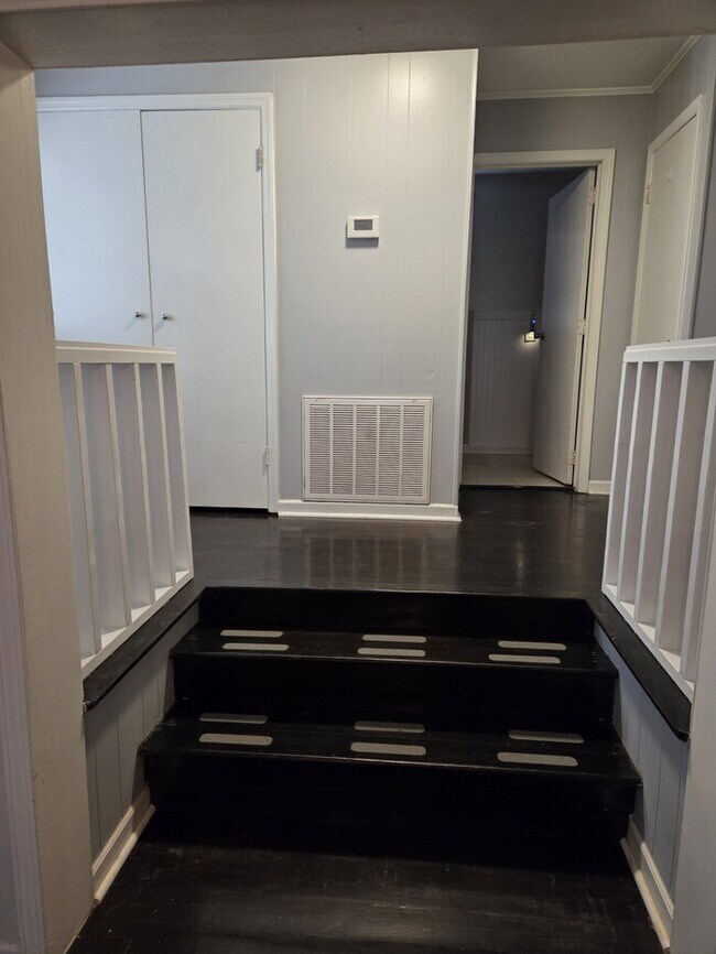 Building Photo - 408 Clifton St