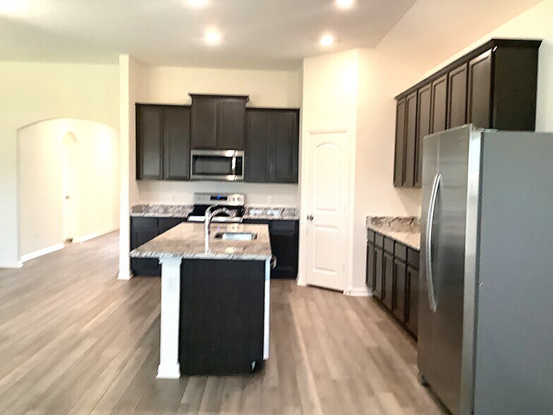 Building Photo - 1246 Treeta Trail