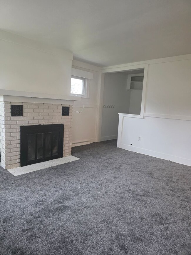 Building Photo - 397 Upper Oakwood Ave