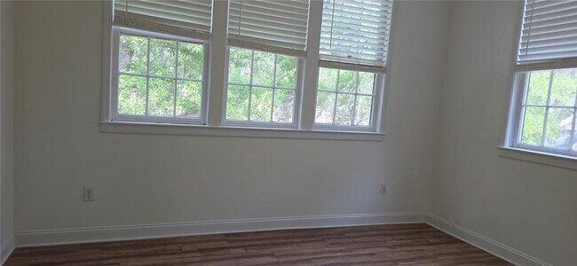 Building Photo - 5323 SW 91st Terrace