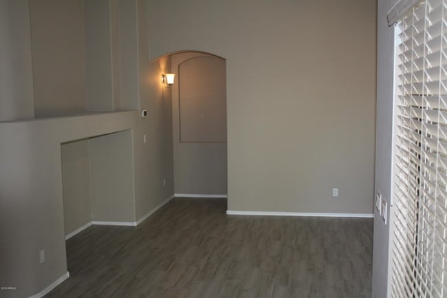 Building Photo - 6123 N 135th Dr