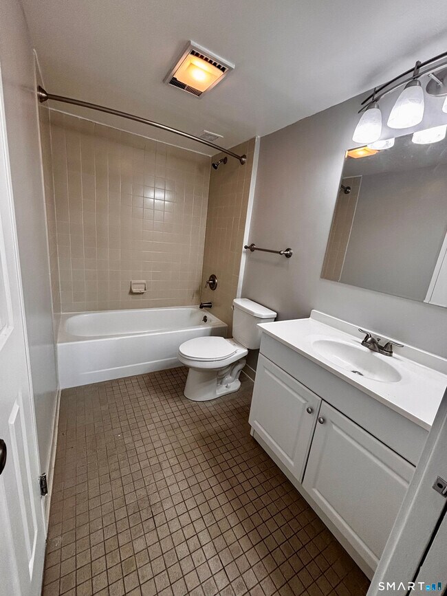 Building Photo - 127 Greyrock Pl