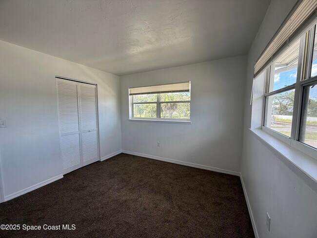 Building Photo - 1440 Parkway Dr