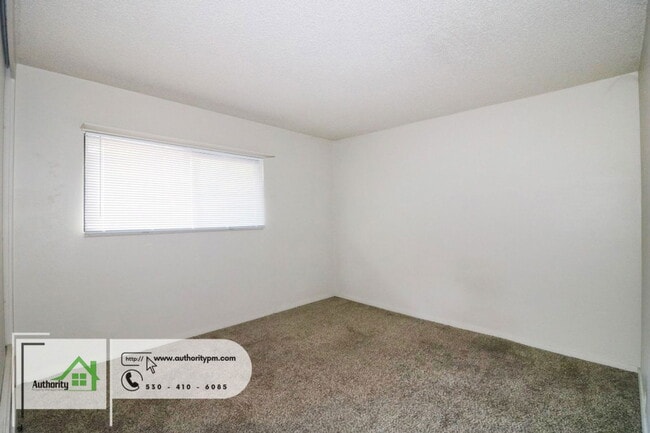 Building Photo - 1830 Rosaline Ave