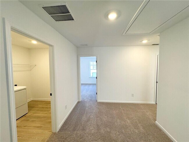 Building Photo - 51 Gresham Ct