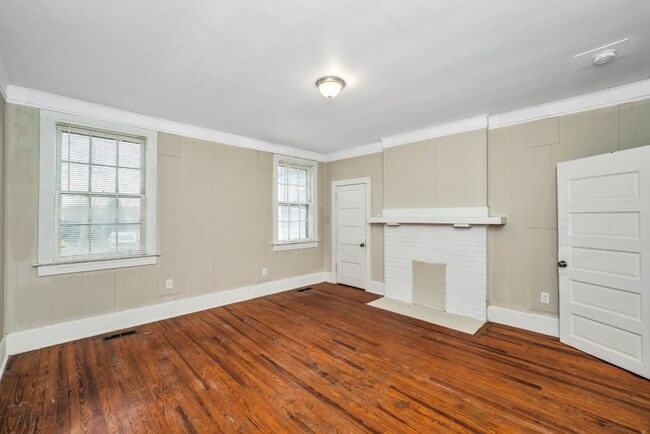 Building Photo - Spacious 2-Bedroom Duplex in Talladega – M...