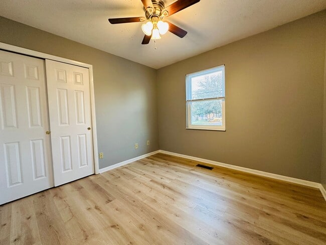 Building Photo - Stunning West Knoxville Transformation | Designer Kitchen & Smart Home Features