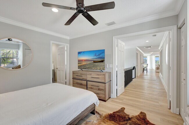 Building Photo - 11839 Pebblewood Dr