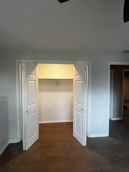 Building Photo - 1054 Wellington Rd