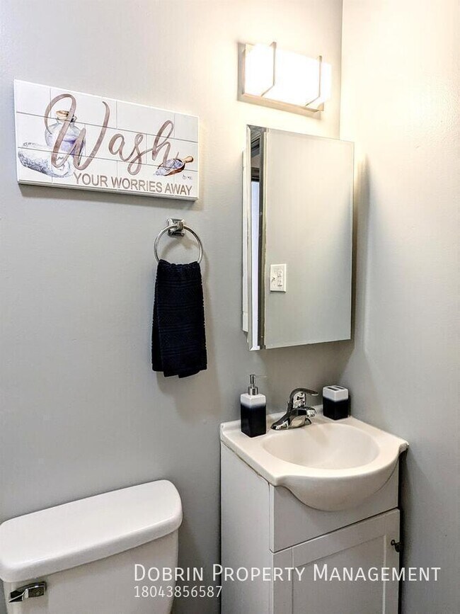 Building Photo - 1707 Colorado Ave