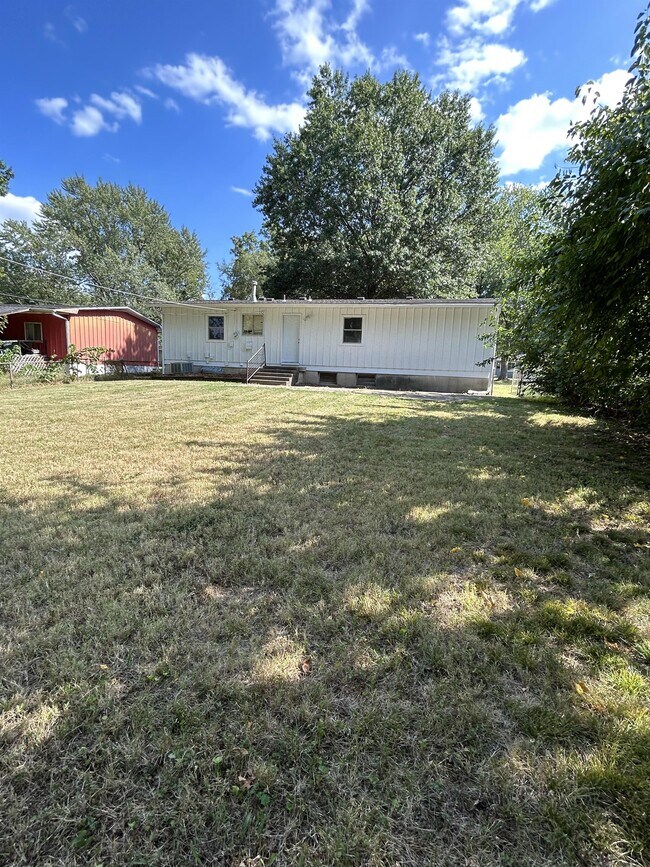 Building Photo - 8704 E 92nd St