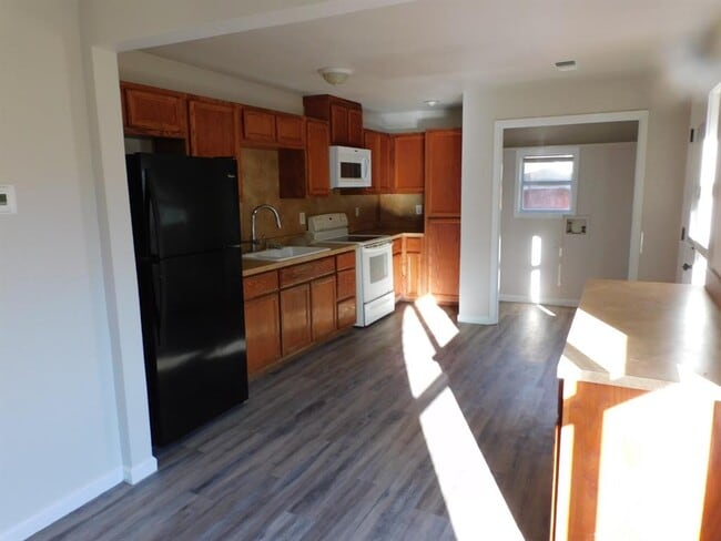 Building Photo - 1320 Green St