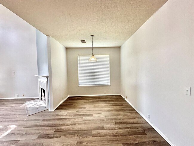 Building Photo - 1211 Satillo Ln