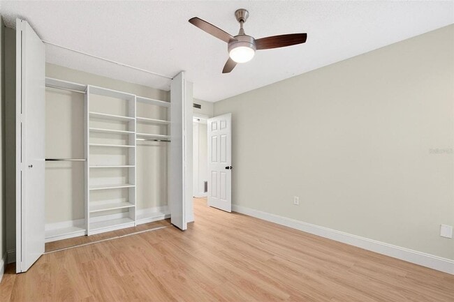 Building Photo - 2302 S Manhattan Ave