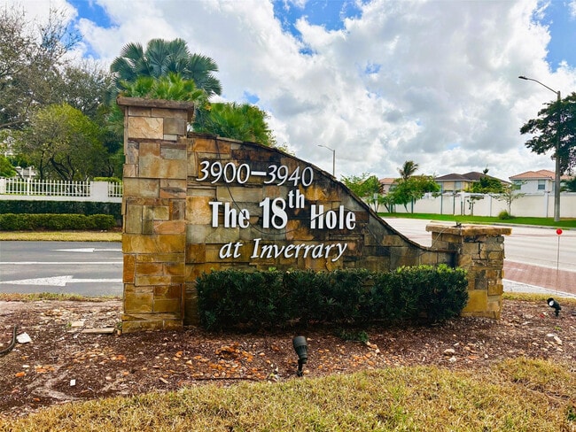 Building Photo - 3940 Inverrary Blvd