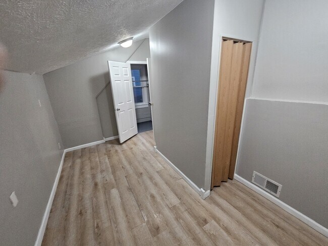 Building Photo - 1914 W 58th St