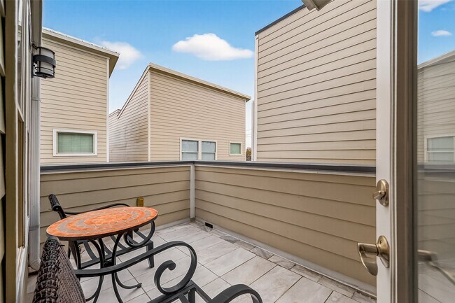 Building Photo - 1510 Crockett St